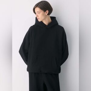 Aritzia Cozy Sweatfleece Mega Raglan™ Hoodie. Great condition.